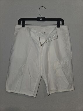 The North Face White Cotton Women's Cargo/Bermudu Shorts